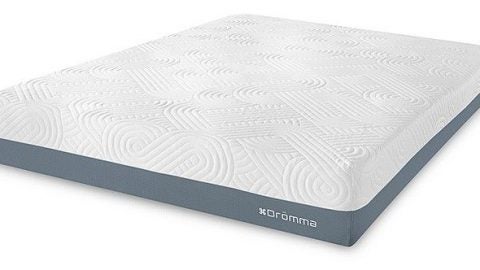 Dromma Bed - hero shot - gray bottom and wavy pillow top