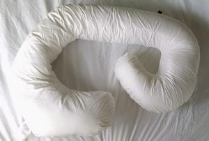 leachco snoogle pregnancy pillow