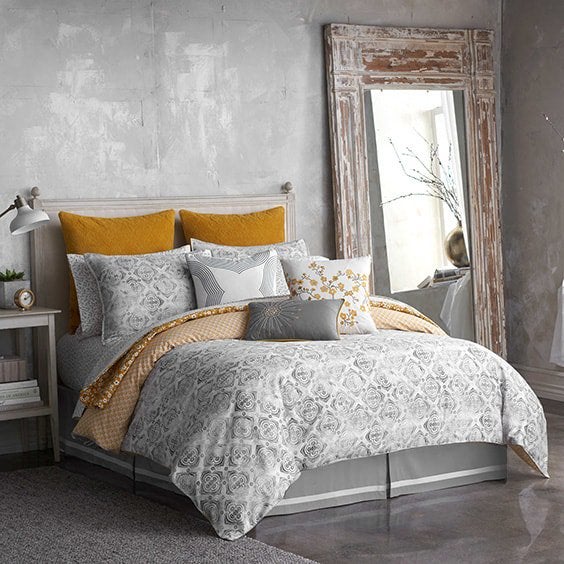 Gray Bedroom Ideas To Spark Creativity, What Goes With Gray Bedding