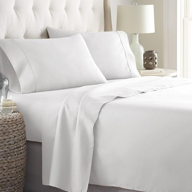 Can Full Sheets Fit A Queen Bed The, How To Put Fitted Sheets On King Size Beds