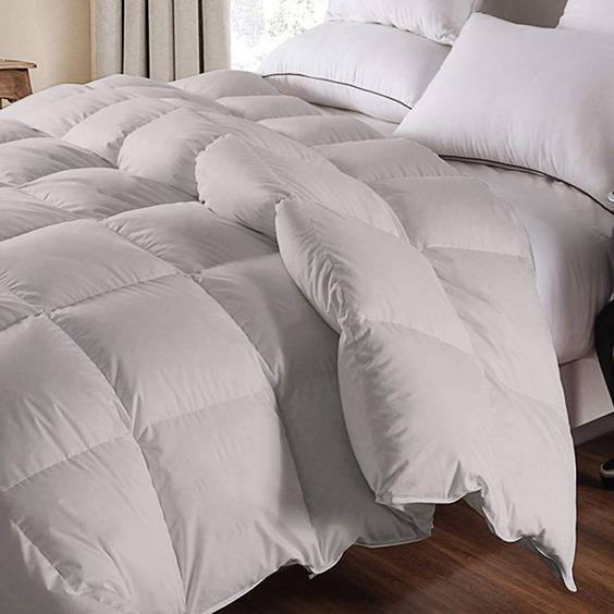 Comforter Vs Blanket Which Is Best The Sleep Judge