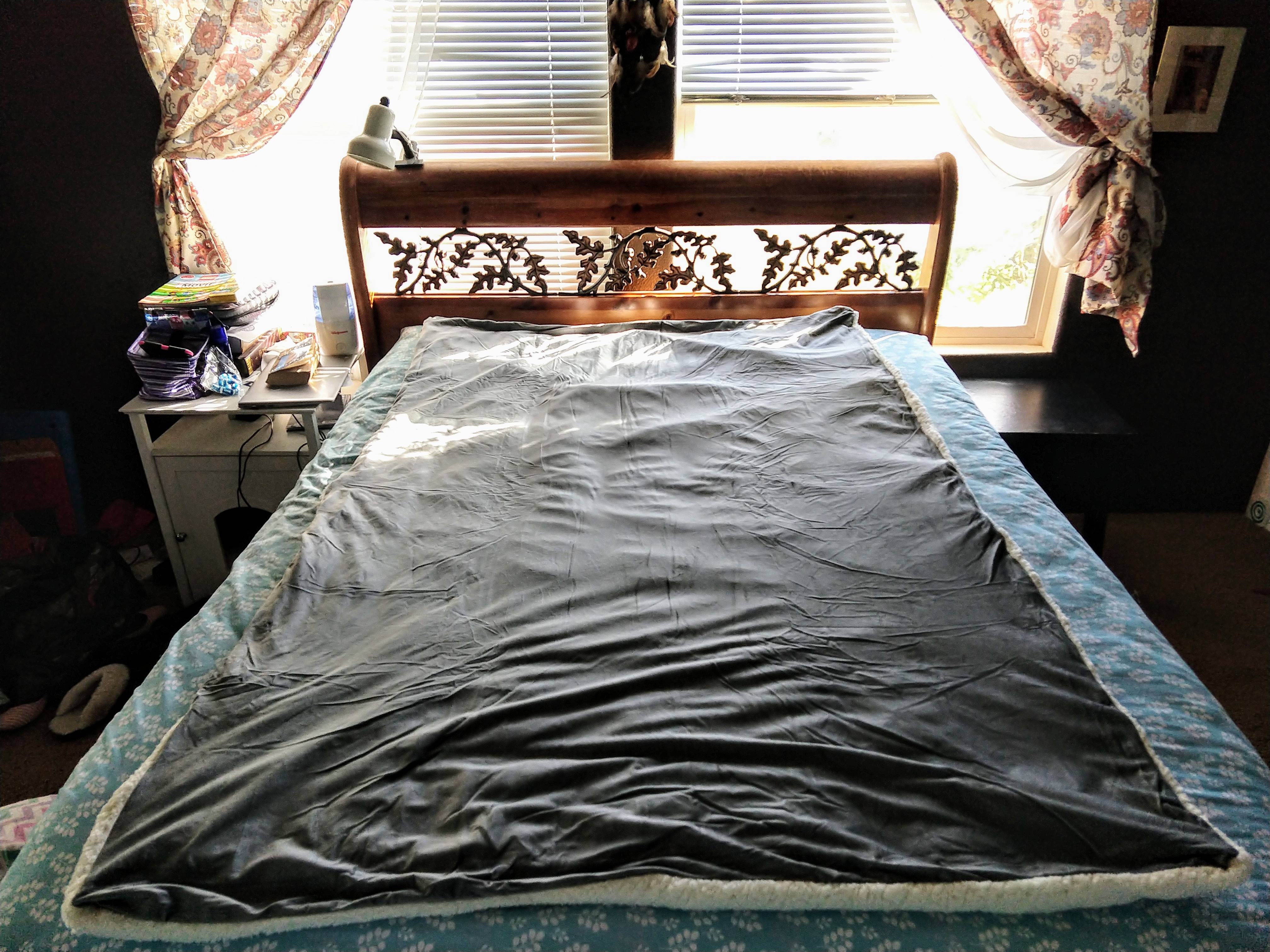 Helix Weighted Blanket Review - The Sleep Judge