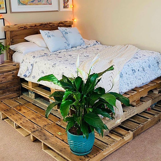 40 Fun Diy Pallet Bed Ideas The Sleep, Diy Pallet Bed Frame With Headboard And Storage